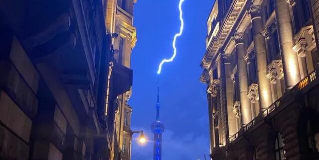 乐动在线平台防雷解析上海东方明珠“接闪”