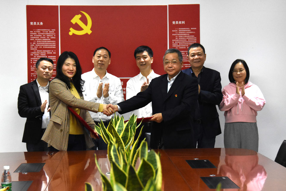 强强联合 共创未来 |乐动在线平台防雷与中国能建湖南院签订战略合作协议