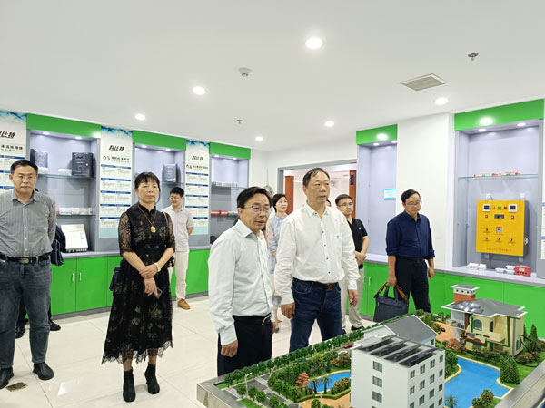湖南省政协副主席、民建湖南省委会主委赖明勇莅临乐动在线平台走访调研